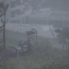 Fuertes vientos provocados por el supertifón Bavi azotaron Guam el 6 de julio de 2026.