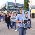 Seguidores de Aquiles Álvarez se reunieron en los exteriores de una clínica en el sur de Guayaquil, este miércoles 8 de julio.