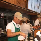 El local de Starbucks en la planta alta del Mall del Sol será la primera cafetería de la cadena en Guayaquil. La apertura está prevista para el 16 de julio de 2026.