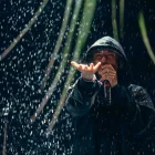 Este show de Guanaco pone a dialogar el hiphop con géneros tradicionales del Ecuador como pasillo, bolero rocolero, danzante, albazo o pingullo.
