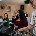 El concepto alcanzó notoriedad internacional en 2020 gracias a iniciativas como The Coffee Party, creada en Toronto por cinco amigos que buscaban una alternativa a la vida nocturna tradicional.