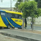 La maniobra del conductor de este bus interprovincial fue captada por una ciudadana en vía a la costa, noroeste de Guayaquil.