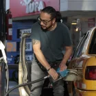 Los transportistas de taxis reciben una compensación mensual por los combustibles desde junio de 2024  (foto referencial).