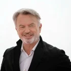 El actor neozelandés Sam Neill, protagonista de Jurassic Park, murió este lunes 13 de julio.