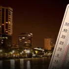 La presencia de viento, la disminución de la humedad y el despeje del cielo durante la noche contribuyen a que el ambiente se sienta más fresco en Guayaquil.