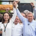Fotografía de archivo del 30 de julio de 2024 de la líder opositora María Corina Machado junto al candidato presidencial Edmundo González Urrutia.