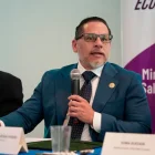 Juan Carlos Aveiga asumió el Ministerio de Salud con el reto de enfrentar la crisis del sistema sanitario y responder a las demandas de los gremios.