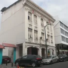 La casa Madinyá, inaugurada en 1927, está ubicada en las calles Tomás Martínez, entre Rocafuerte y Córdova, en el centro de Guayaquil.