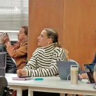 Priscila Burneo junto a su abogado defensor, Felipe Rodríguez, en uno de los días de la audiencia de juicio por el caso Sinohydro.