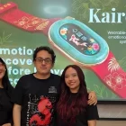 El equipo ecuatoriano presenta en China la pulsera que ayuda a detectar la ansiedad.
