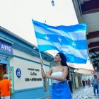 Banderas y calles coloniales en Las Peñas acompañan la agenda cultural y artística de las Fiestas Julianas en Guayaquil.