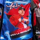Camisetas con la imagen de Daniel Ortega se vendieron en las calles de Managua, en julio del 2026, durante la celebración de los 47 años de la revolución sandinista.