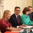 El primer ministro británico, Andy Burnham (C), con ministros durante su primera reunión de gabinete como primer ministro en Londres,  el 21 de julio de 2026.