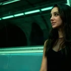 Norwood apareció por primera vez en mayo de 2025 en redes sociales como una joven actriz británica.
