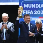 Alejandro Domínguez, presidente de Conmebol, impulsa la propuesta de 64 selecciones en el Mundial 2030.