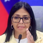 Delcy Rodríguez durante una intervención pública, mientras el gobierno de Trump solicita inmunidad judicial en EE. UU.