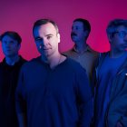 Future Islands llevará su mezcla de synth pop e indie al concierto de The Strokes en Quito.