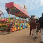 Una mujer cayó desde un juego mecánico en un parque de diversiones en Samanes, norte de Guayaquil.