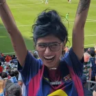 Mia Khalifa celebra en el estadio durante la final en la que España se consagró campeona.