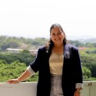 Cecilia Paredes, la primera mujer en dirigir la ESPOL, impulsa educación, equidad y nuevas oportunidades para Guayaquil.