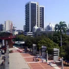 Malecón 2000, ícono urbano que refleja la convivencia entre arquitectura histórica y modernidad en la ciudad.