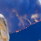 Incendio registrado en Burgohondo (centro de España), uno de los múltiples fuegos forestales que asolan el país este verano.