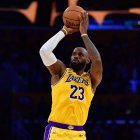 Lebron James se une al equipo de estrellas de los 76ers.