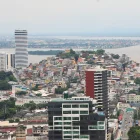 En los alrededores del cerro Santa Ana, donde se estableció definitivamente Guayaquil, se han desarrollado proyectos inmobiliarios en los últimos años.