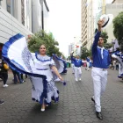 Bailes típicos formaron parte del desfile que se realizó este 25 de julio en el bulevar 9 de Octubre.