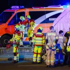 Agentes de policía y personal de seguridad trabajaron cerca del lugar donde varias personas resultaron heridas durante un atropello múltiple en Berlín, el sábado 25 de julio.