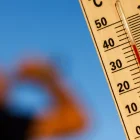 Se esperan cielos parcialmente nublados en gran parte del país, con lluvias aisladas en varias regiones y radiación extremadamente alta.