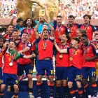 La selección española de fútbol, campeona del Mundial tras vencer en la final a Argentina.