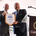 El presidente de FIFA, Gianni Infantino, junto al titular de la Concacaf, Víctor Montagliani.