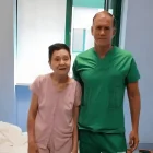 El procedimiento consistió en un autotrasplante ocular, utilizando los tejidos sanos de un ojo irrecuperable para salvar el otro.
