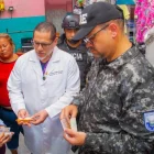 El ministro de Salud, Juan Carlos Aveiga, y el ministro del Interior, John Reimberg.