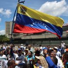 Personas se manifiestan este sábado para exigir que sea público el diálogo que comienza hoy entre el chavismo y un grupo opositor y que impulsa Estados Unidos, del que se desconocen detalles clave.