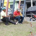Los trabajadores informales, rurales y quienes realizan actividades al aire libre figuran entre los grupos más expuestos, según la OIT.