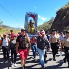 La devoción a la Virgen de El Cisne se manifiesta en actos previos a la romería a su santuario.
