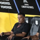 César Farías seguirá dirigiendo a Barcelona SC en la temporada 2027.