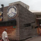 Mercado del Río funcionó desde 2018, pero en 2023 redujo su oferta e incluso fue cerrada una de las dos naves de restaurantes.