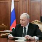 El Presidente de Rusia, Vladimir Putin durante su encuentro con el CEO y Presidente del Consejo de Administración de ALROSA Pavel Marinychev, el 04 de agosto de 2026.