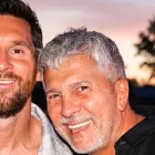 Lionel Messi junto a su padre, Jorge Messi, quien falleció a los 68 años en Rosario, Argentina.