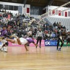 El duelo entre Machala Mineros y Cuenca Sacros tuvo voladas y puntos que destacaron por su espectacularidad. Al final la victoria quedó en manos de Mineros.