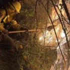 Bomberos combaten desde hace 36 horas incendios en Calacalí y Tanlahua por focos aún activos