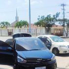 En este vehículo se movilizaban los dos sospechosos que fueron aprehendidos por un crimen en Salinas