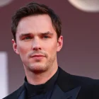 Nicholas Hoult interpretará a Gilderoy Lockhart en la segunda temporada de la serie Harry Potter de HBO.