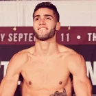 Prichard Colón durante su etapa como boxeador profesional, cuando construía una prometedora carrera sobre el ring.