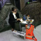 Algunos de los artículos que ofrece la tienda Swat para supervivencia en caso de un desastre naural.