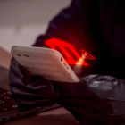 Apple ha enviado una nueva tanda de notificaciones a los clientes que sospecha que han sido víctimas de software espía capaz de hackear sus dispositivos.