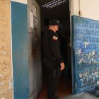 Exinterno denuncia golpes y aislamiento en CAI de Guayaquil durante 2025.